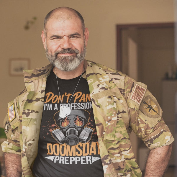 Dont Panic Im A Professional Doomsday Prepper - Tshirt